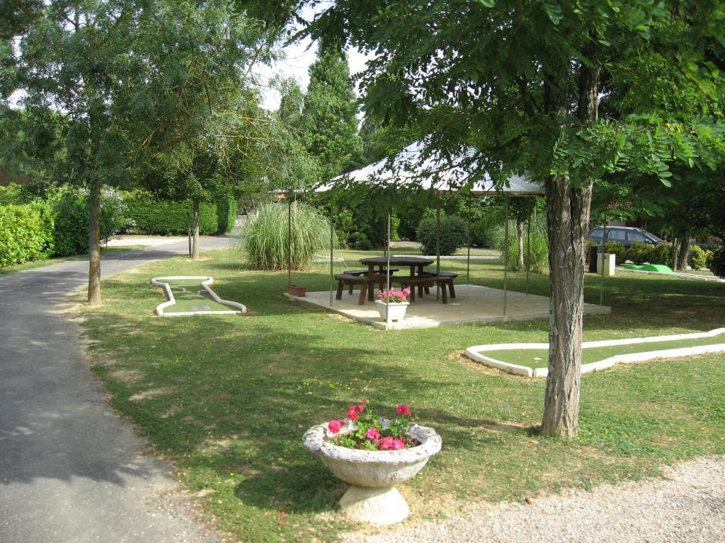 Les Chalets Des Mousquetaires Mirepoix  المظهر الخارجي الصورة