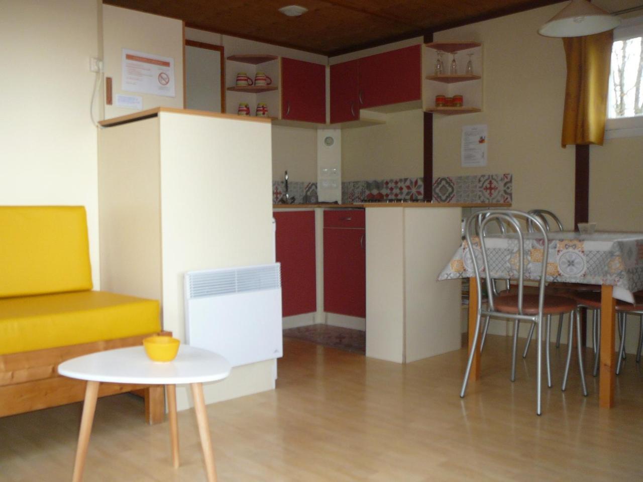 Les Chalets Des Mousquetaires Mirepoix  المظهر الخارجي الصورة